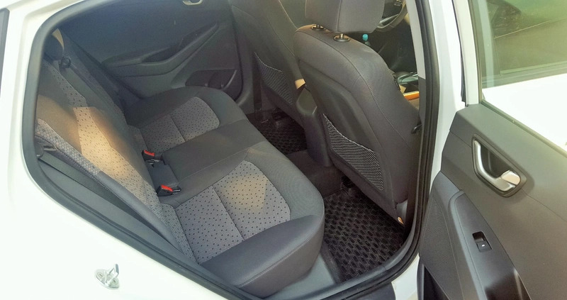 Hyundai IONIQ cena 75900 przebieg: 40000, rok produkcji 2018 z Ostrów Mazowiecka małe 211